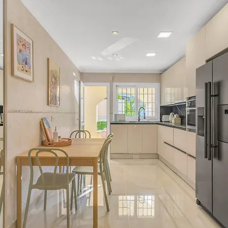 Casa Perla Марбелья