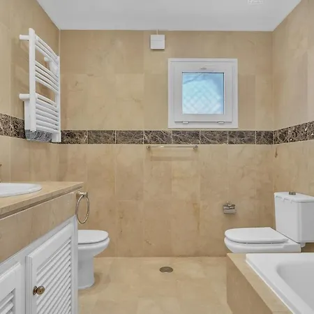 Casa Perla Марбелья